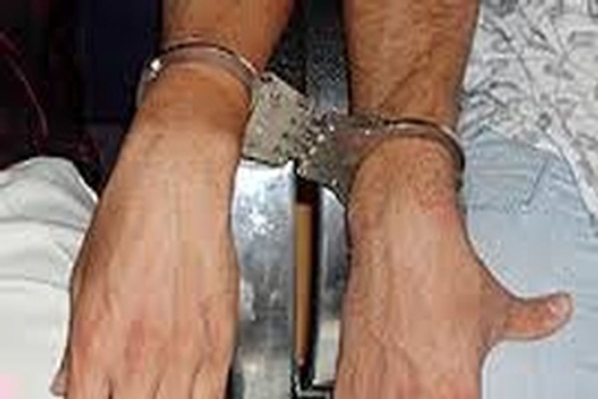 کشف پوشاک خارجی قاچاق در اصفهان