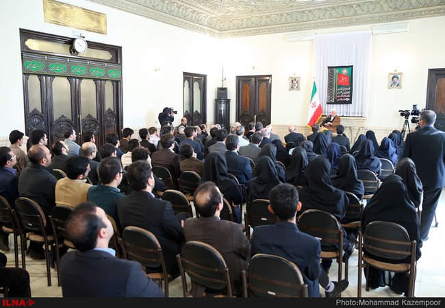 دیدار اعضای انجمن معماران و شهرسازان جوان با آیت الله هاشمی رفسنجانی