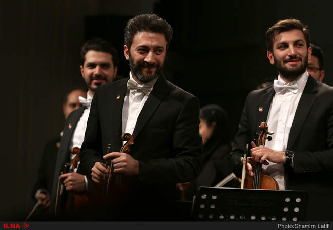 ارکستر مجلسی ایران به رهبری منوچهر صهبایی و تک نوازی پیانو ماری دوال