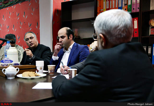 دیدار جمعی از اصناف و بازاریان با محمدرضا عارف
