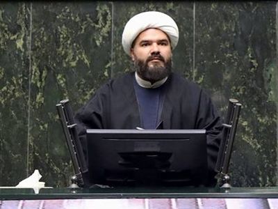 تحصن‌کنندگان قانون عفاف و حجاب از سمت برخی افراد پول دریافت می‌کنند