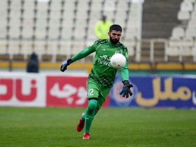  دروازه‌بان هوادار: چیزی از ارزش فنایی کم نمی شود/ هیچ تیمی مقابل پرسپولیس اینطور بازی نمی‌کند 