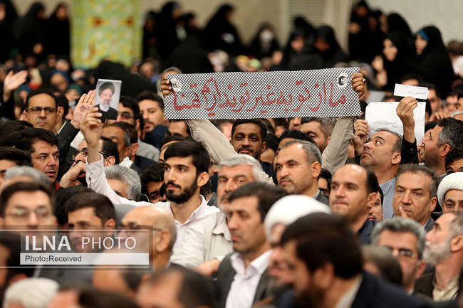 دیدار هزاران نفر از معلمان سراسر کشور با رهبر انقلاب