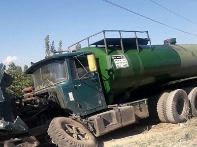 واژگونی تریلر حامل سوخت در محور قدیم ساوه - تهران