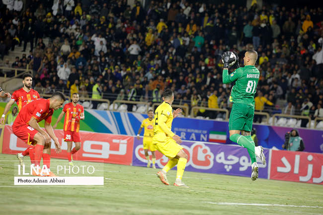 دیدار تیم فجرشهیدسپاسی شیراز و فولاد خوزستان