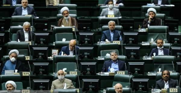 مخالفت مجلس با کاهش یک میلیون تومانی پایه حداقل حقوق دریافتی کارکنان