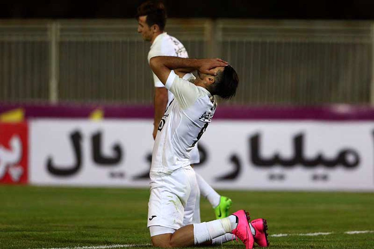 سکونشینی طارمی در تمرین پرسپولیس (عکس)