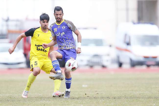 تصاویر/ دیدار فجرسپاسی شیراز و هوادار تهران (۲)