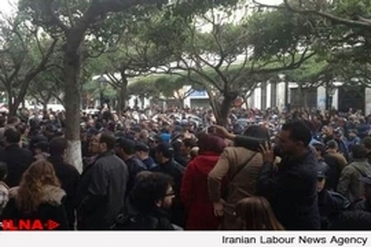 پلیس الجزایر با معترضان درگیر شد