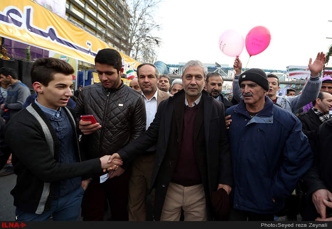 علی ربیعی؛ وزیر کار، تعاون و رفاه اجتماعی در راهپیمایی یوم الله 22 بهم