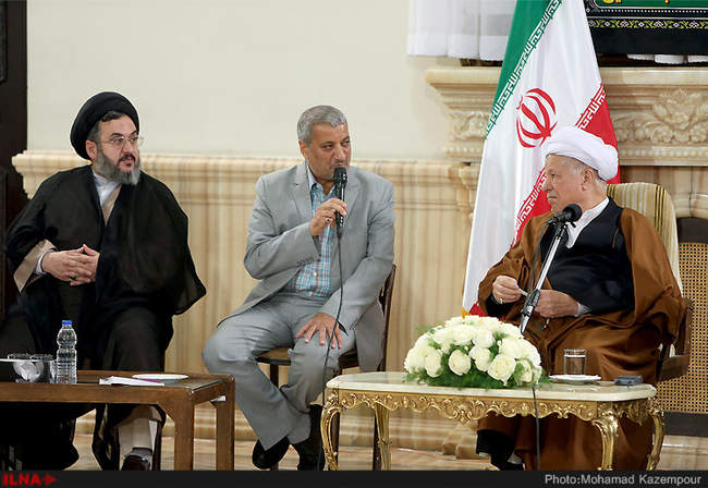 دیدار جمعی از مورخین، استادان و دانشجویان رشته تاریخ در دانشگاه‌های