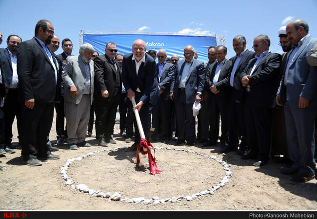 مراسم کلنگ زنی بزرگترین نیروگاه خورشیدی خاورمیانه