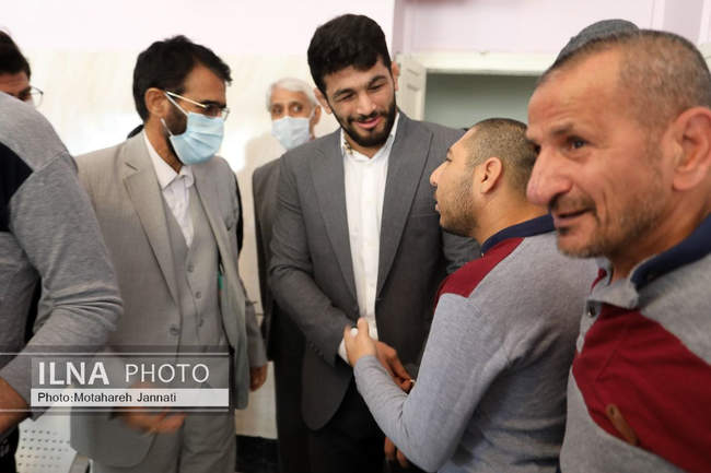 بازدید حسن یزدانی از آسایشگاه شهید بهشتی مشهد