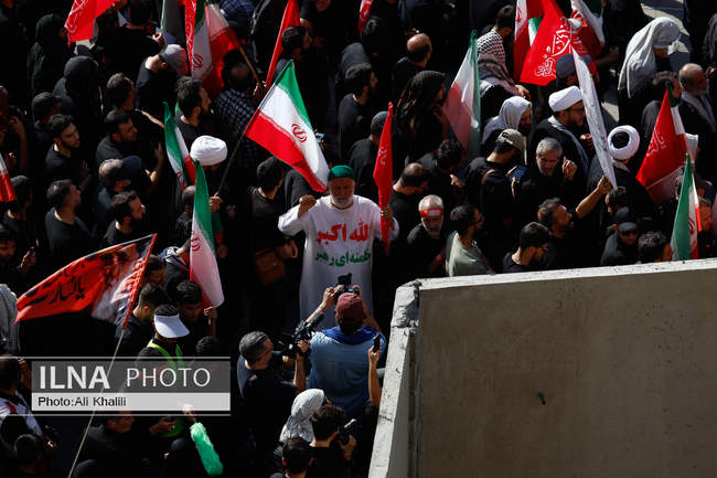 اقامه نماز بر پیکر رهبر شهید انقلاب در مصلای تهران / 7