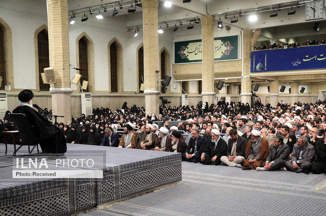 دیدار هزاران نفر از مردم قم با رهبر انقلاب