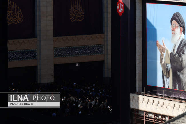 اقامه نماز بر پیکر رهبر شهید انقلاب در مصلای تهران / 7