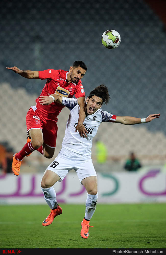 دیدار تیم های فوتبال پرسپولیس و پیکان