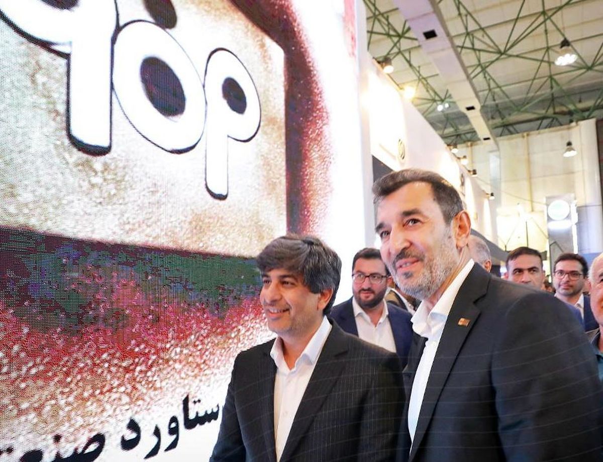 بازدید رئیس هیئت‌عامل ایمیدرو از پاویون گروه فولاد مبارکه در نمایشگاه بین‌المللی فولاد ۱۴۰۴