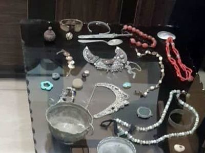  کشف ۲۰۰ عتیقه تاریخی در کوهدشت