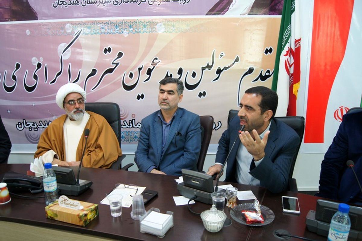 فروش بنزین ۱۰۳۵ تومانی به مردم هندیجان خلاف قانون است/شرکت پخش تخلف می‌کند