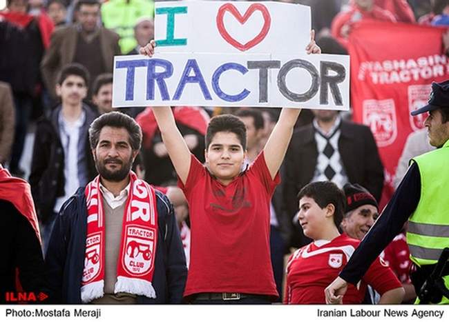 بازی فوتبال بین دو تیم صبا و تراکتور سازی تبریز