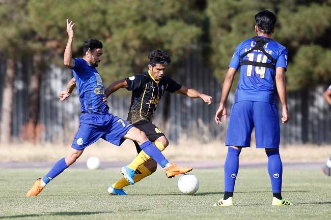 گزارش تصویری بازی استقلال - هوادار/ تقابل ویژه فرهاد با رضا عنایتی