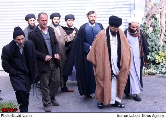 مراسم عمامه‌گذاری جمعی از طلاب حوزه‌های علمیه کشور