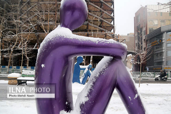 پارک ملت در یک روز برفی