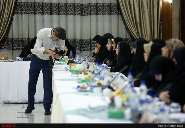 نشست ابتکار بامشاوران وزرا و مدیران کل دفاتر امور زنان و خانواده است