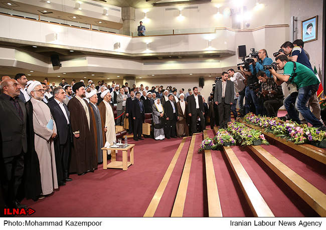 همایش جهان عاری از خشونت در اندیشه امام(ره) با حضور آیت الله هاشمی رفس