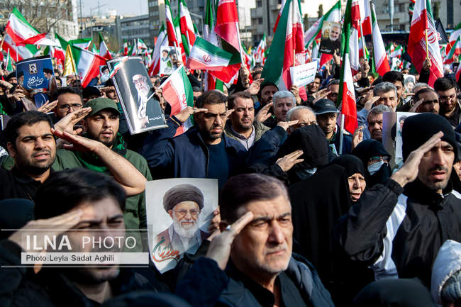 مراسم بیعت با سومین رهبر انقلاب اسلامی در تهران /1