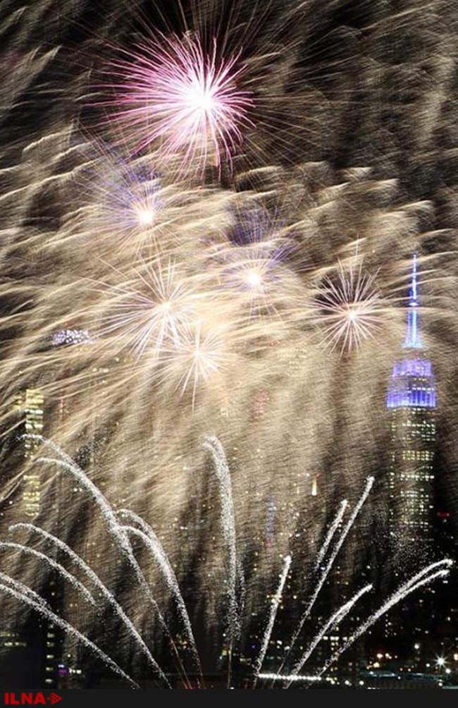 آتش بازی در نیویورک به مناسبت جشن سال نو قمری چینی