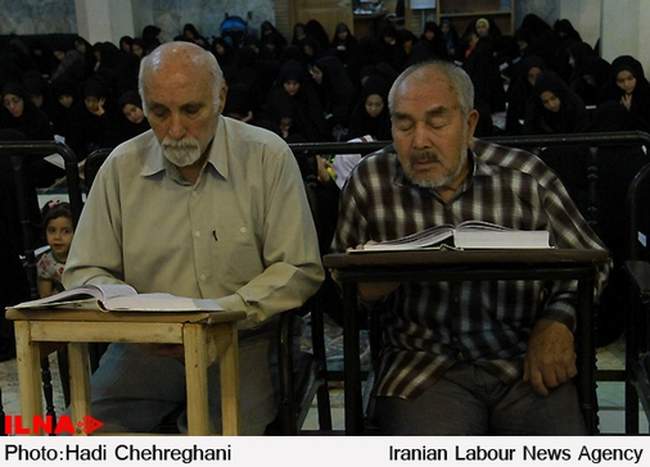 جزء خوانی قرآن کریم با حضورمردم قم در حرم حضرت فاطمه معصومه(س)