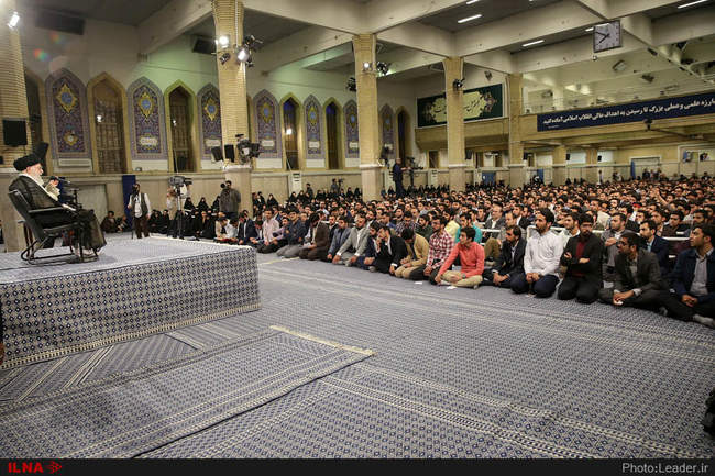 دیدار جمعی از دانشجویان و نمایندگان تشکل‌های دانشجویی با مقام معظم 