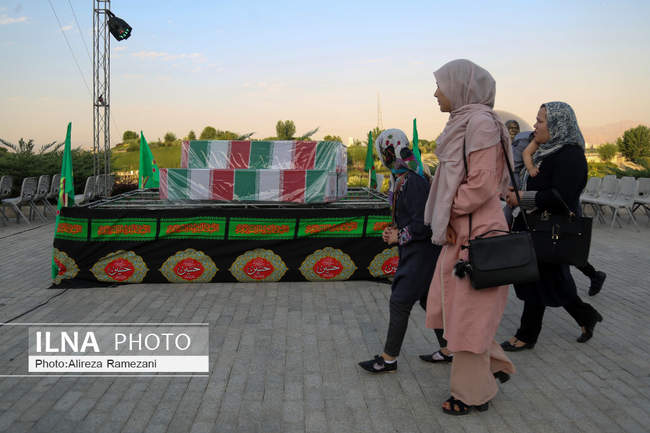 مراسم وداع با پیکر ١٥٠ شهید ٨ سال جنگ تحمیلی