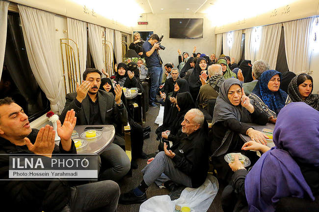 عزاداری شهادت حضرت زهرا(س) در قطار زائران رضوی