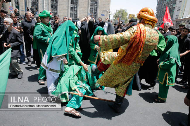 مراسم خیمه‌سوزان ظهر عاشورا در چهارراه گلوبندک تهران /2