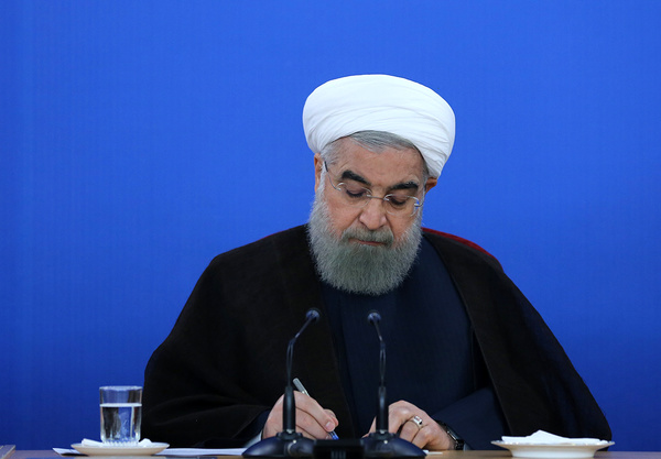 تروریست‌ها یکپارچگی و اتحاد مردم را نشانه گرفته‌اند/ می‌توانیم با گفت‌وگو درون ایران اسلامی مشکلات خود را حل کنیم