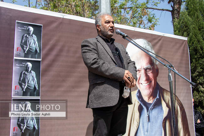 مراسم تشییع و تدفین پیکر زنده یاد کیومرث پوراحمد