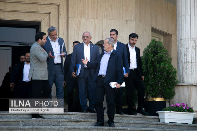 حاشیه جلسه هیات دولت - ۷ آبان