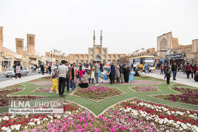 گردشگران نوروزی در مجموعه تاریخی امیرچقماق