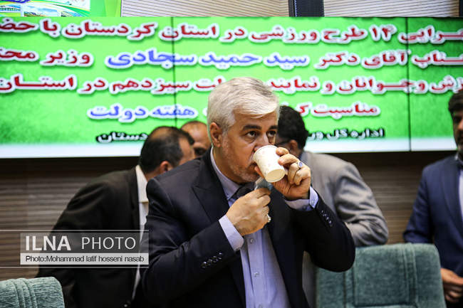 وزیر ورزش به مناسبت هفته دولت  و افتتاح چندین پروژه به کردستان سفر کر�