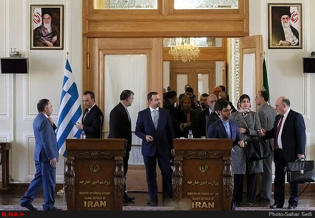 نشست مشترک خبری محمدجواد ظریف وزیر امورخارجه کشورمان با نیکوس کوتزیاس وزیر خارجه یونان