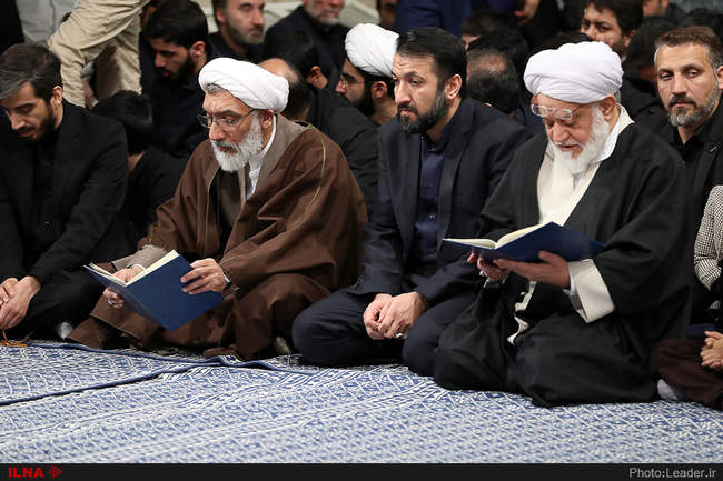 مراسم ترحیم آیت‌الله مومن با حضور رهبر معظم انقلاب اسلامی در حسینیه 