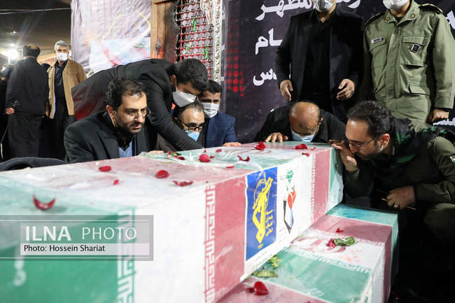 تدفین سه شهید گمنام در عرصه میدان شهدای مشهد