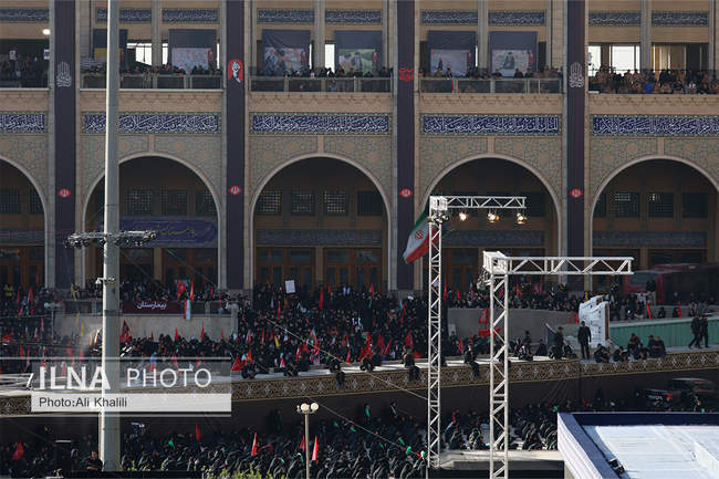 اقامه نماز بر پیکر رهبر شهید انقلاب در مصلای تهران / 7