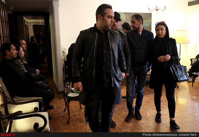 گزارش ایلنا از حضور هنرمندان سینما در منزل مرحوم نیما طباطبایی