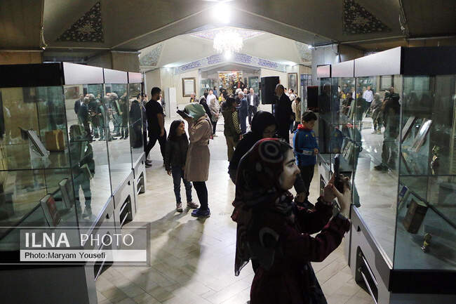 گردشگران نوروزی در مقبرةالشعرا