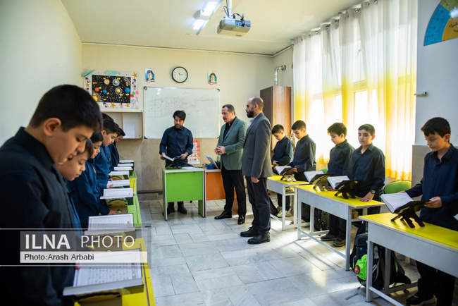 بازدید رییس کنفدراسیون اتحادیه کارمندان بخش عمومی ترکیه از دبستان ا�