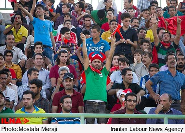 بازی فوتبال صبا قم و پرسپولیس تهران